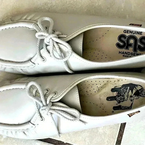 SAS Siesta - Lace Up Loafer size 9 LIKE NEW - Picture 9 of 9